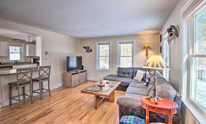 Gilford House | Forest View Retreat by Lake Winnepesaukee - 10/10 Guest Rated