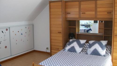 Louisfert Apartment | Discover Gilles Diais: Guest Rated 9/10 for Quality Stays