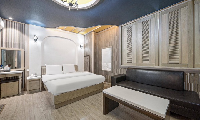 Gimcheon Hotel | Eco-Friendly Comfort at Gimcheon Ventian - Rated 9/10!