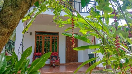 Sigiriya House | Budget-Friendly Stay at Gimhana Homestay with Breakfast