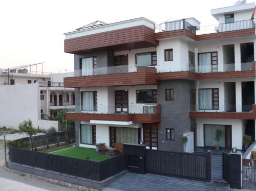 Chandigarh House | Discover Family-Friendly Stays at Ginger Garlic Hotel