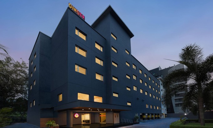 Surat Hotel | Budget-Friendly Ginger Surat with Family Amenities & Dining