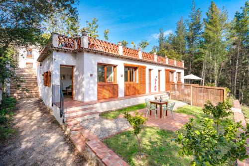 Can Ginebre Apartment | Family-Friendly Ginkgo Apartment in Beautiful Catalonia