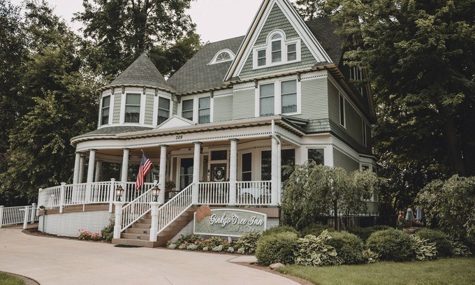 Mount Pleasant Bed & Breakfast | Discover Ginkgo Tree Inn: Guest Rated 9.8, Spa & Dining