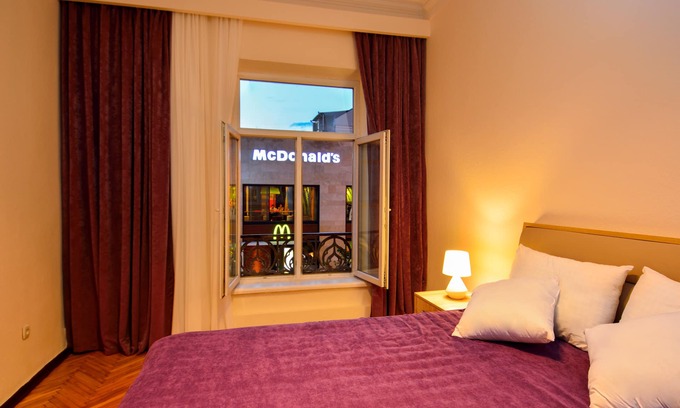Chugureti Apartment | Unforgettable Gio Apartment with Spa in Tbilisi's Heart