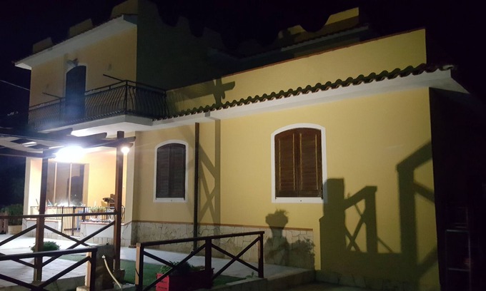Sciacca Villa | Guest Rated 9.6: Gio of Sicily Villa with Ocean View