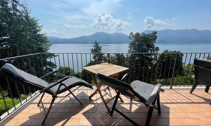 Gonte Apartment | Relax at Gioia: Oceanfront 4-Star Retreat with Pool