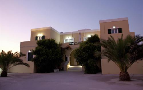 Vari House | Family-Friendly Giosifaki with Breathtaking Ocean Views