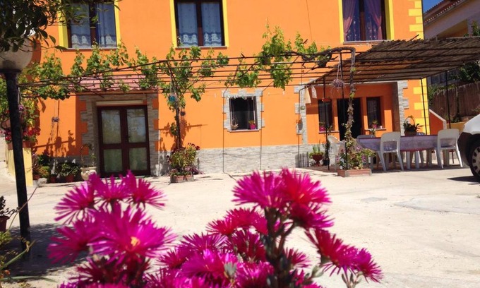 Viddalba House | Exceptional Giovanni e Veronica: Family-Friendly Retreat