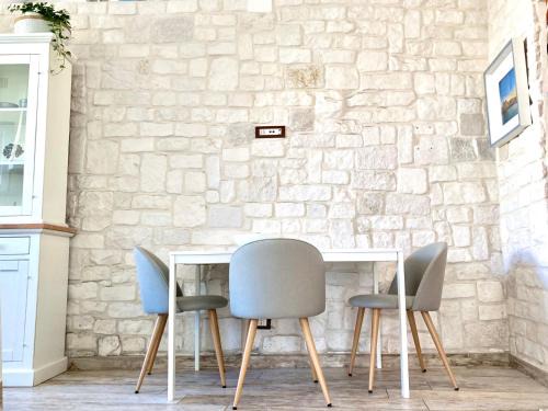 Giovinazzo Apartment | Relax at Giovinazzo with Private Beach and Ocean View