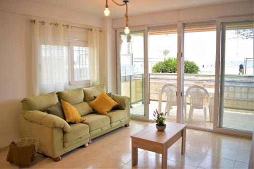 Daimuz Apartment | Pet-Friendly Girasol by Concept Flats with Oceanfront Views