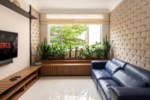 Ipanema Apartment | Garota de Ipanema: Oceanfront Getaway with Breakfast Included