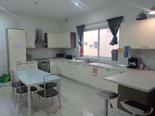 Gzira Hostel | Girls Only Shared Room Gzira #1