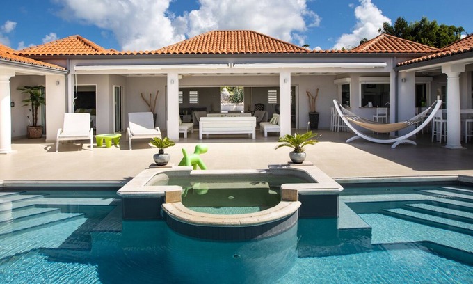 Les Terres Basses Villa | Giselle Villa: Oceanfront Retreat with Pool & Spa Amenities