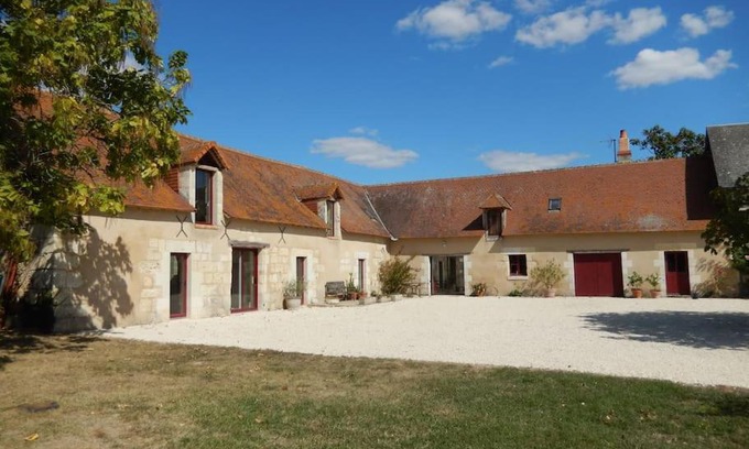 Charnizay House | Relaxing Gite à la Ferme for 15 with Hot Tub & Ocean Views