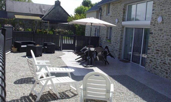 Herenguerville House | Relaxing Gite à la ferme: Wheelchair Accessible Retreat