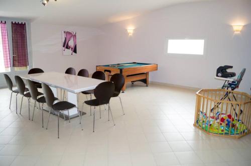 Beauvoir-de-Marc House | Gite à la ferme - 240m2 - billard - babyfoot
