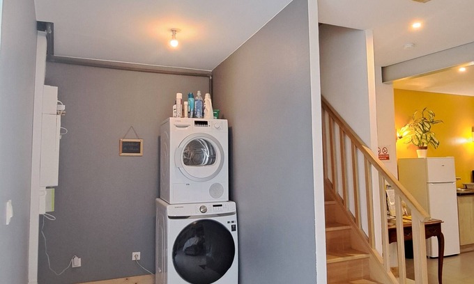 Saint-Cyr-sur-Loire House | Ideal Gite Étape for Cycling Lovers in Azay Centre