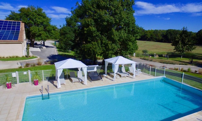 Le Cres House | Gite for 2-4 with Pool, Breakfast & Ocean View Awaits