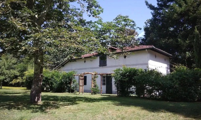 Castets House | Relaxing Gite with Pool and Wifi, 20 Min from Beaches