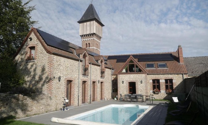 Roucourt House | Elegant Gite 3 Épis with Ocean View and Spa Amenities