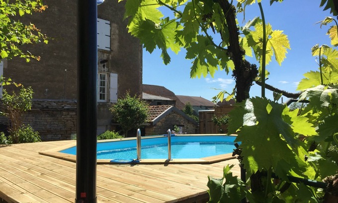 Semmadon House | Guest Rated 10/10: Gite Hirondelle with Ocean View Pool