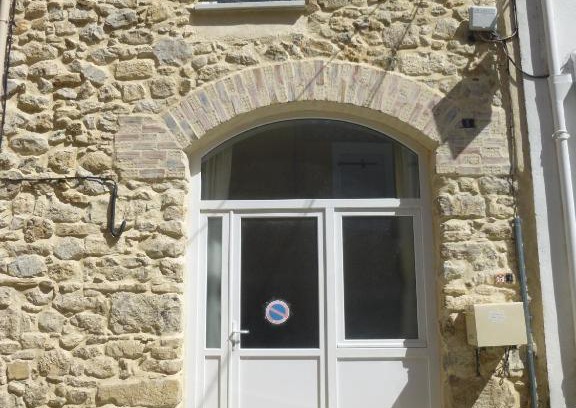 Roquefort-des-Corbieres House | Family-Friendly Gite for 4-5 Guests with High Ratings