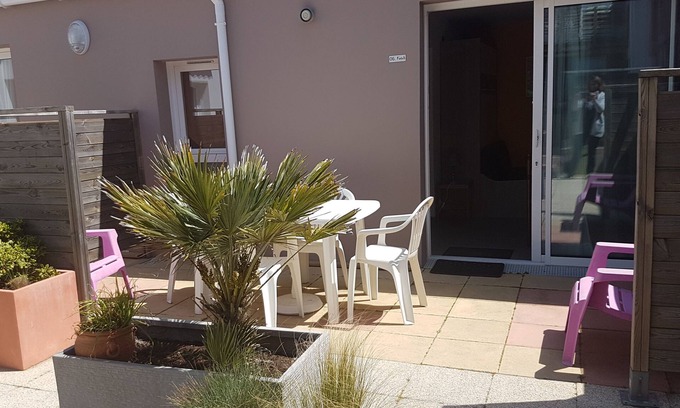 Les Sables d'Olonne Cottage | Charming Gite with Patio View and Oceanfront Amenities