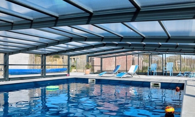 Tregunc Cottage | Inviting Gîte with Pools & Beach Access - Rated 9.8/10