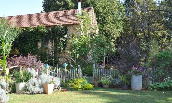 Tremolat House | Relaxing Gite in Dordogne with Pool and Scenic Views