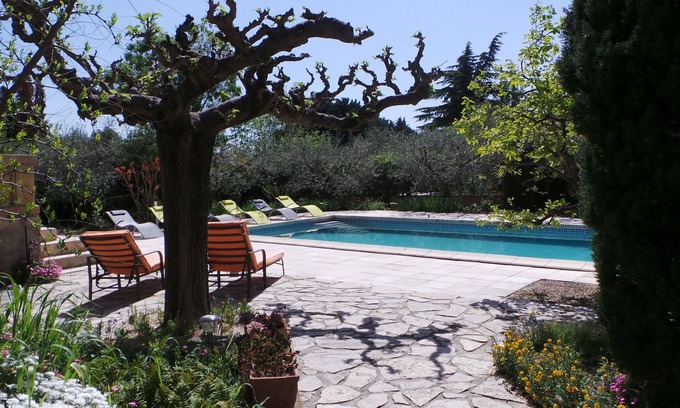 Bezouce Cottage | Relaxing Gîte with Pool Near Nîmes - Guest Rated 10/10