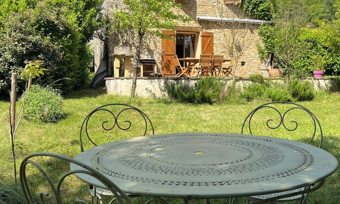 Saint-Aubin-de-Nabirat House | Cozy Riverside Retreat for 7 with Spa and Hot Tub