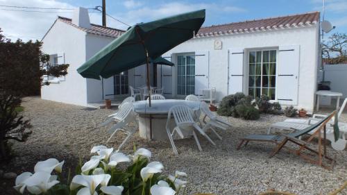 Noirmoutier-en-l'Ile House | Experience Noirmoutrine: Oceanfront Bliss & Spa Retreat