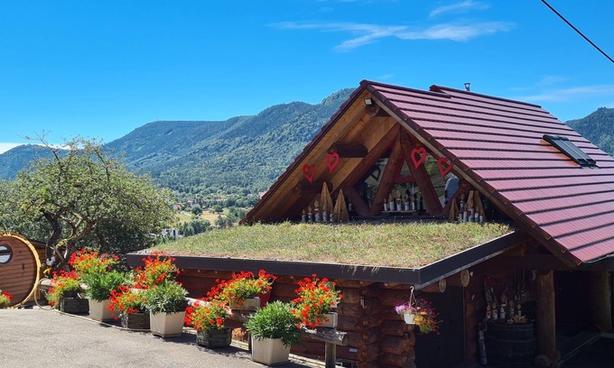 Ville Ski Chalet | Relaxing Retreat at Gite Alsace: Spa and Hot Tub Awaits