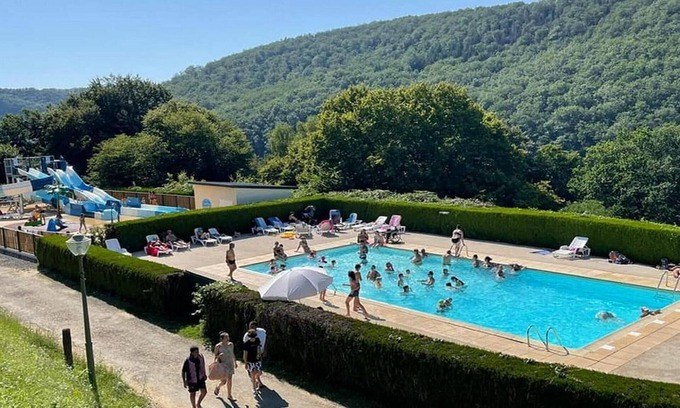 Arnac Cottage | Cozy Gite Arnac: Ideal for Families with Pet-Friendly Amenities