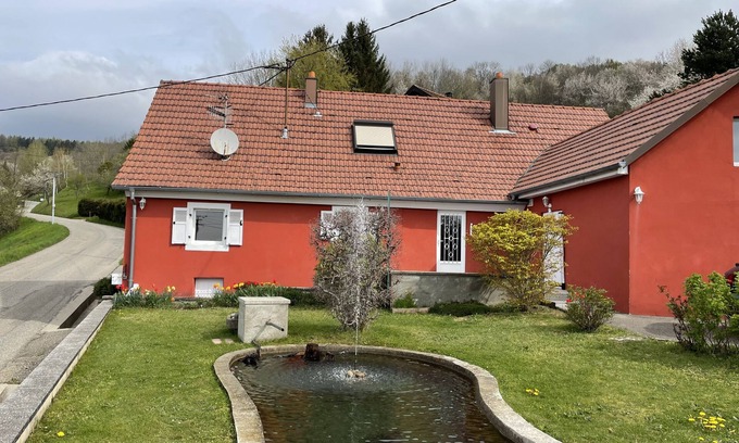 Geishouse House | Discover Gite Chamois Rouge: Ideal for Hikers and Cyclists