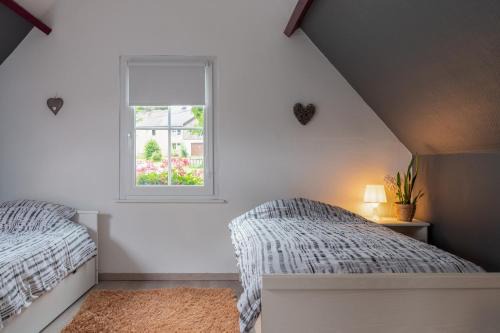 Leglise House | Cozy Gite Au Chant d'Eole: Pet-Friendly Getaway Awaits