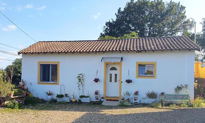 Hagetmau House | Family-Friendly Retreat at Gite aux fleurs for Memorable Getaways