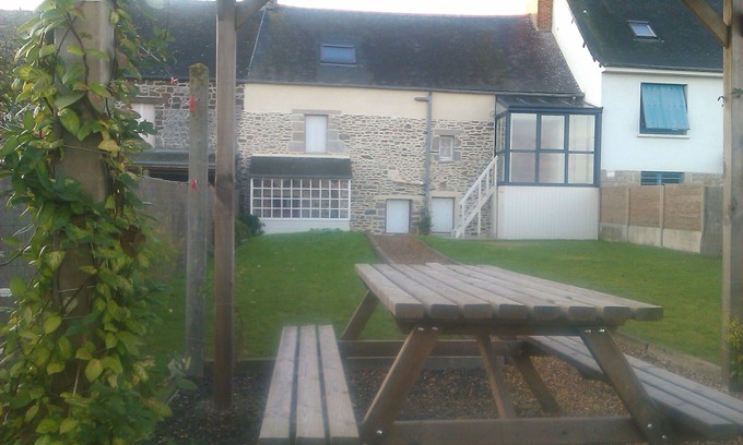 Cherrueix Cottage | Oceanfront Gite Baie Mt St Michel with Pool & Pet-Friendly