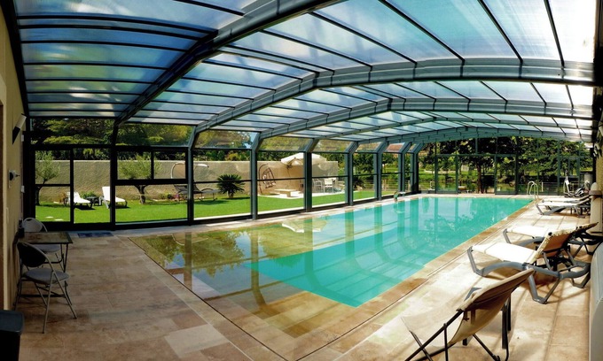 L'Isle-sur-la-Sorgue Cottage | Inviting Gite bord de Sorgue with Indoor Pool & Terraces