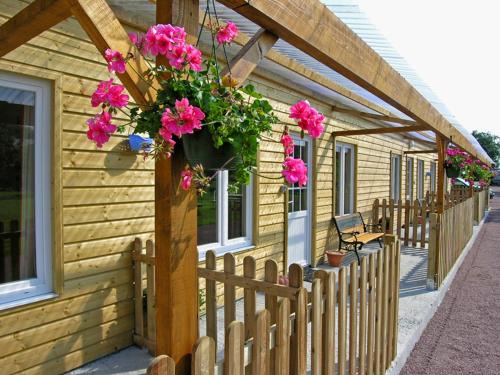 Saint-Martin-aux-Arbres House | Family-Friendly Getaway at Gite Caillebourg Normandie