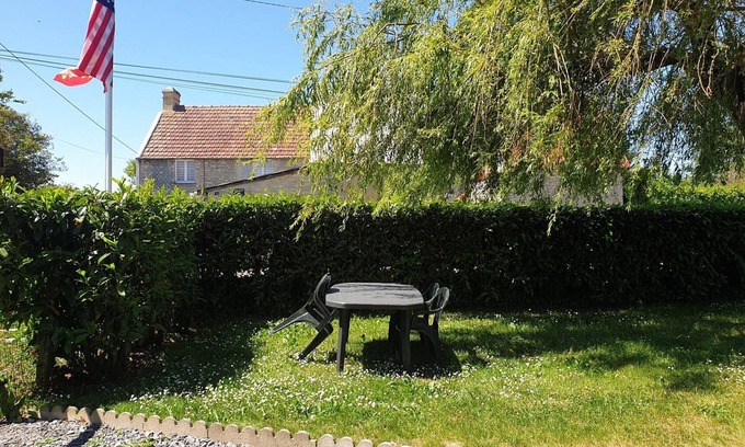 Carentan les Marais Cottage | Cozy Gite Carentan les Marais with Spa & Family Amenities