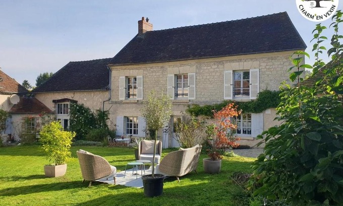 Neuilly-en-Vexin House | Charming Gite charm'en Vexin: Rated 8.9, Family-Friendly Stay