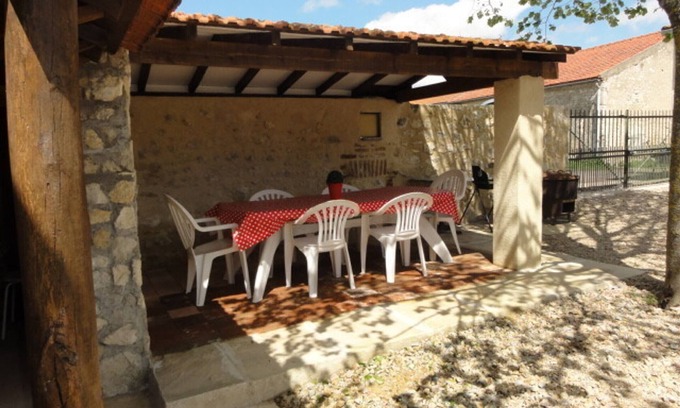 Charroux Cottage | Gite Charroux in Allier: Family-Friendly with Spa Access