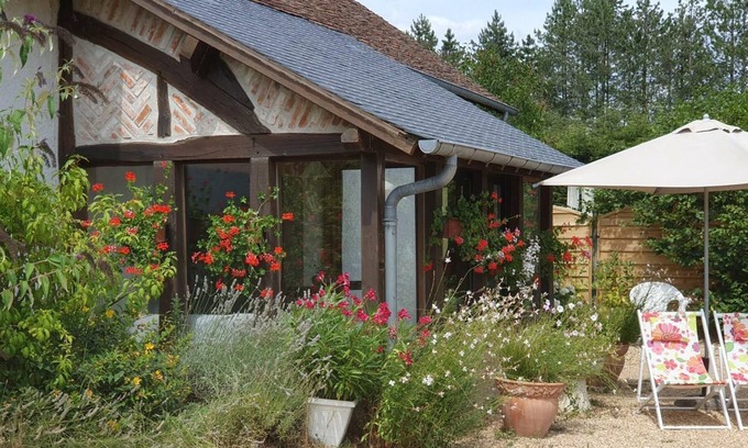 Contres Cottage | Pet and Child Friendly Gite Cheverny for 3 Guests