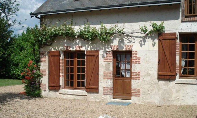Cheverny Cottage | Cozy Gite Cheverny: Family-Friendly 3-Bedroom Retreat