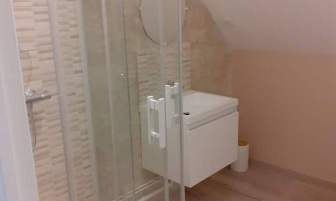 Savigny-en-Veron House | Relax at Gite Chez LE Vigneron: Pet-Friendly & Spa Retreat