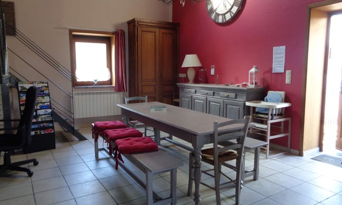 Cerfontaine Apartment | Relaxing Gîte with Pool and Ocean View near the Clock