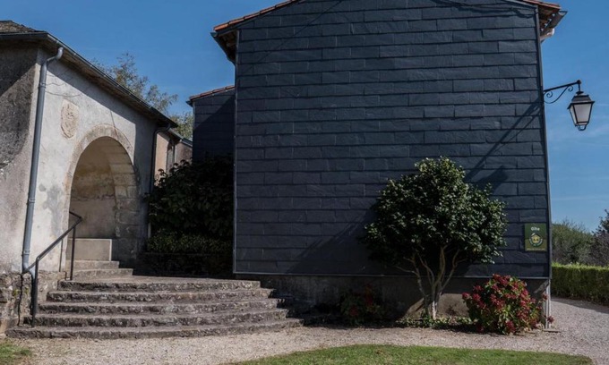 Le Vintrou House | Gîte communal Le Vintrou: Family and Pet-Friendly Retreat