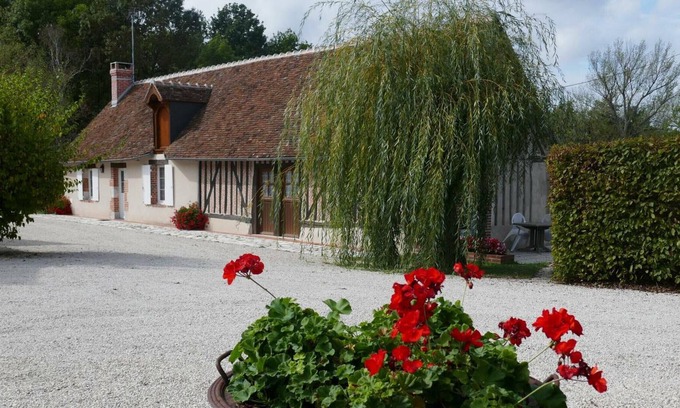 Cour-Cheverny Cottage | Cozy Gite Cour-Cheverny: Pet-Friendly Retreat for Families